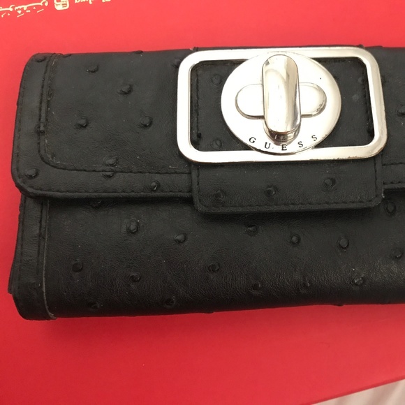 Guess - Picture 1 of 3